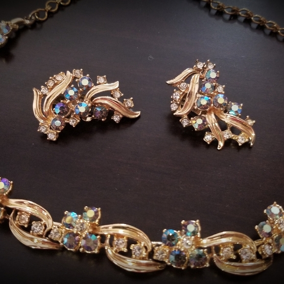 Vintage Necklace Set - Picture 5 of 5